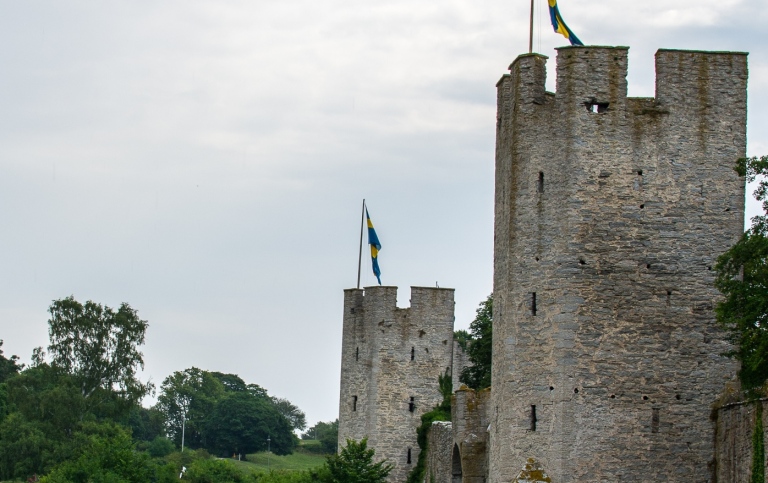 Visby ringmur med medeltidsläger. 