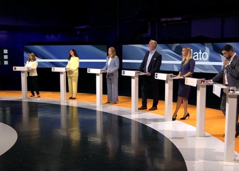 Skärmdump från SVT:s slutdebatt som visar samtliga partiledare.