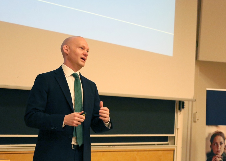 Niklas Wykman besöker Stockholms universitet