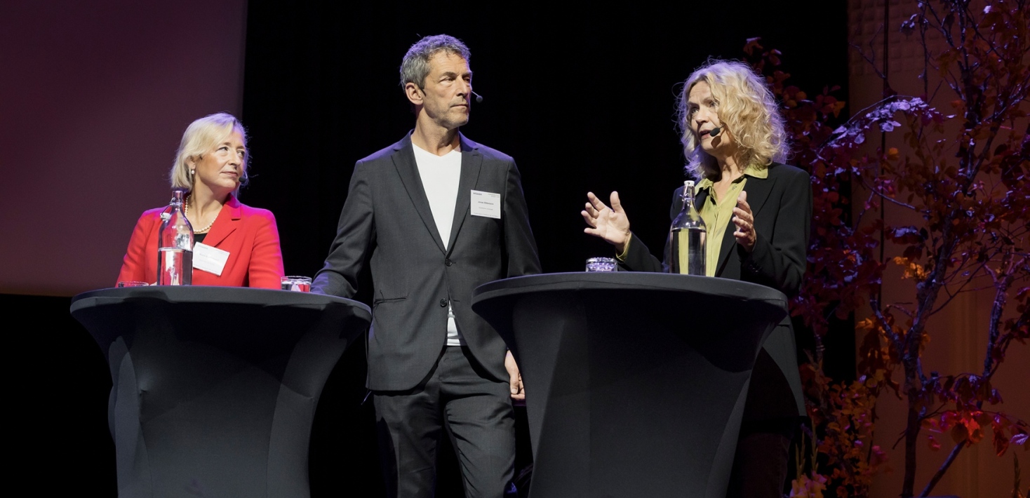 Karin Bäckstrand, Jonas Ebbesson and Åsa Wikforss in the first panel discussion