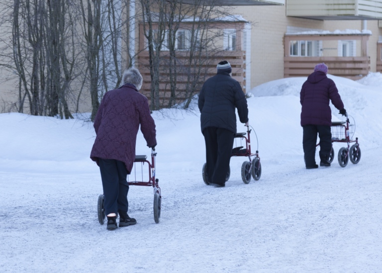 Photo: Peter Ekvall/Mostphotos Older people out with their walkers in the snow