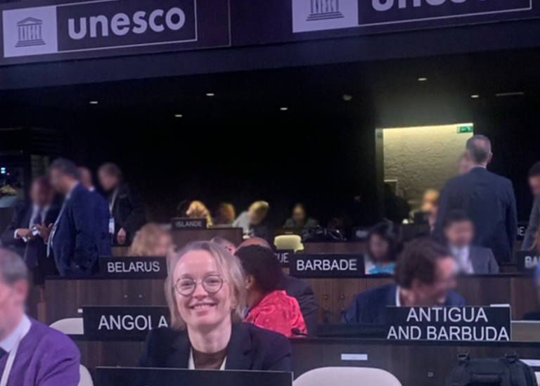 Sofia Lodén vid UNESCO:s 42:a generalkonferens i Paris