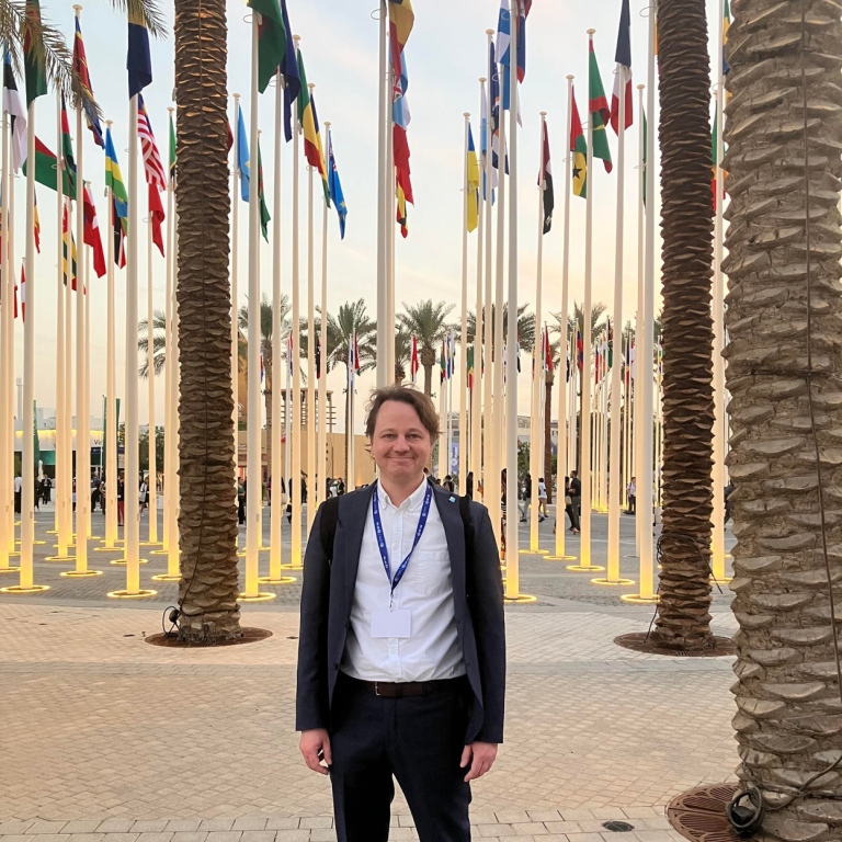 Gustaf Hugelius deltar på klimattoppmötet COP 28 i Dubai.
