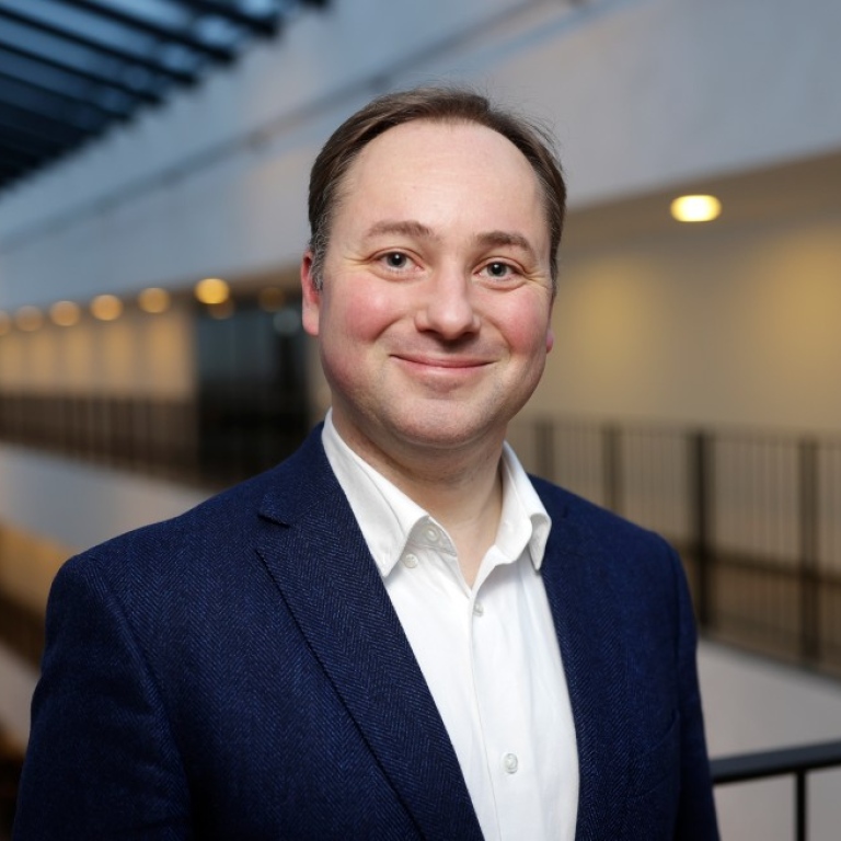 Photo portrait of researcher Jens Jasche.