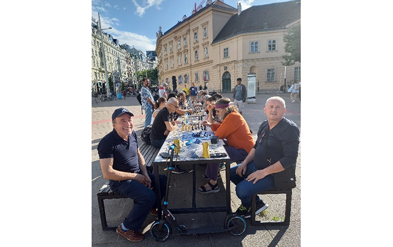 Schackspelare på torg