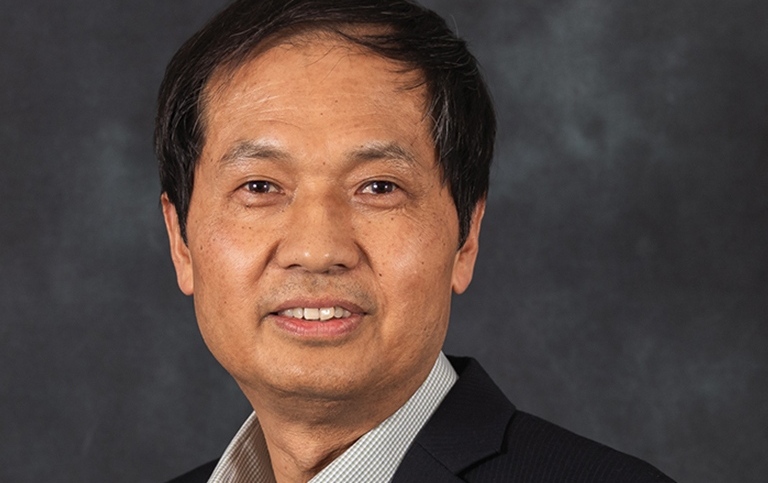 Zhaojun Bai becomes honorary doctor