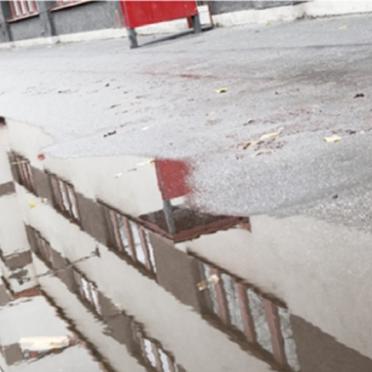 Spegelbild hus/gata. Ikonbild FUSS. Foto: Jessica Storbjörk