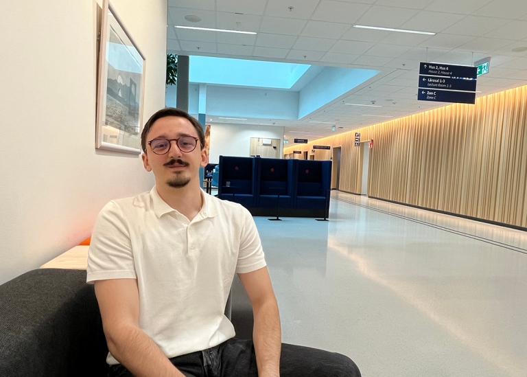 Bland studenterna som presenterade sina kandidatarbeten under den gångna veckan var Stefan Miletic,