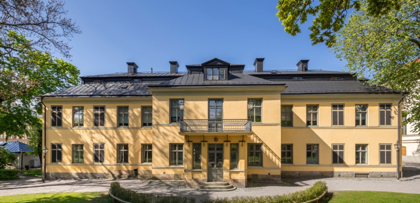 A yellow building known as Spökslottet or as the Scheffler Palace.