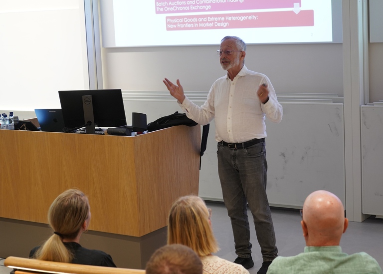 Nobel Prize laureate Paul Milgrom delivers his keynote speech