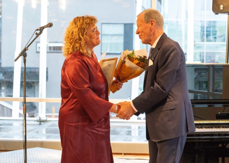 Gia får pris