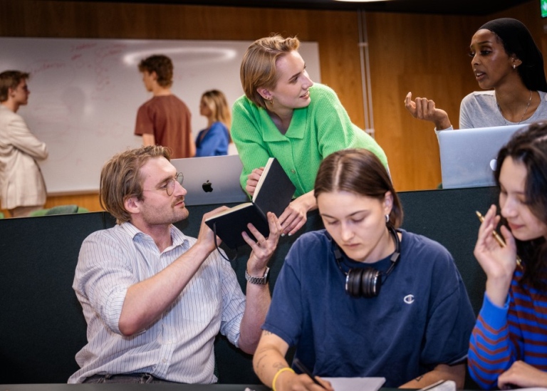 Studenter på campus, Stockholms universitet