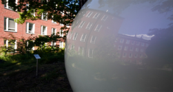 Bild på skulpturen Pearl av konstnären Frida Tebus. Foto: © Jean‐Baptiste Béranger. Stockholms unive