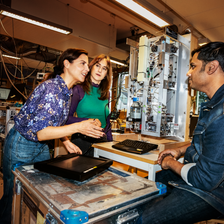 Researcher Ilona Riipinen with some students.