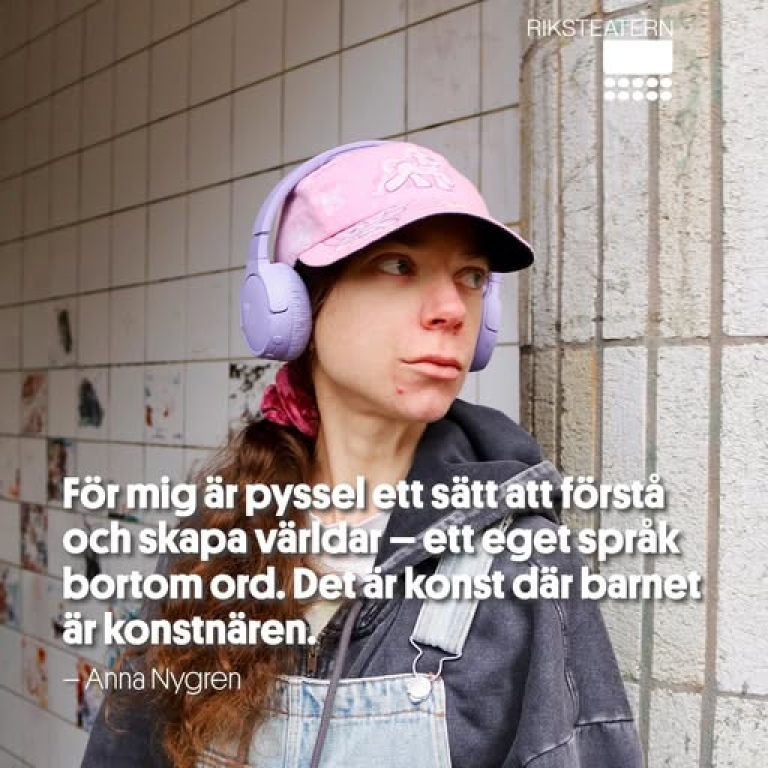 Anna Nygren med citat från artikel i Riksteaterns pressmeddelande.