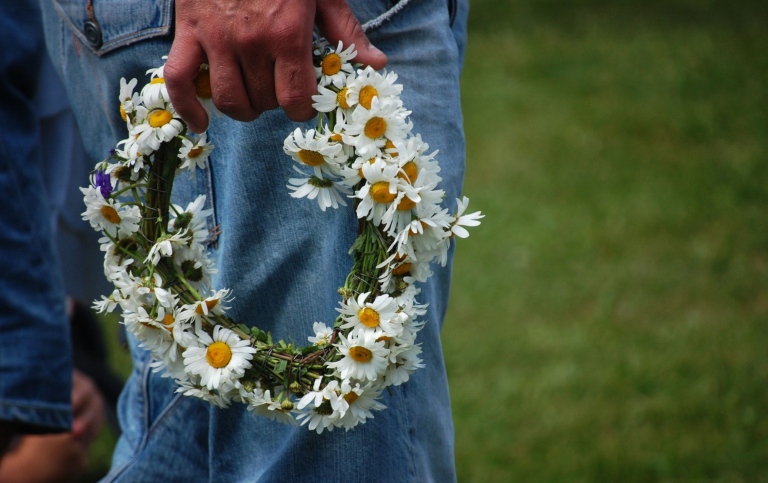 Midsommar garland. Photo: mostphotos