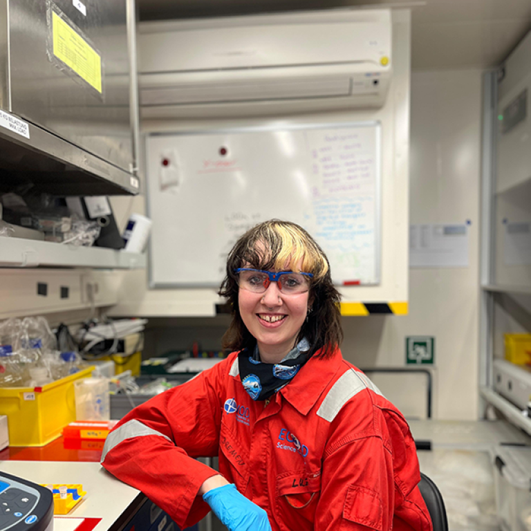 Sophie ten Hietbrink in the lab onboard the expedition