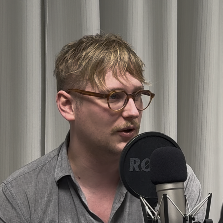 Kasper Karlgren i studion.