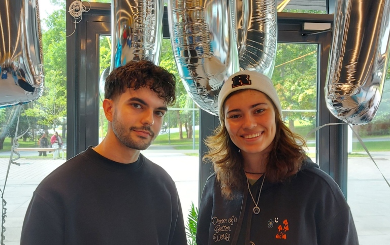 Two exchange students in Studenthuset.