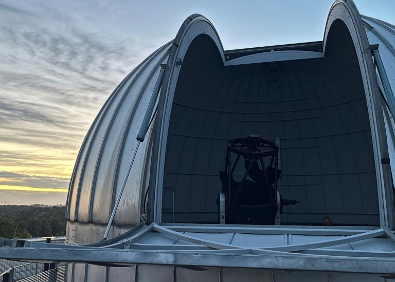 The new telescope at dawn in the AlbaNova dome.