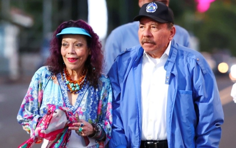 Daniel Ortega y Rosario Murillo en el Desfile en conmemoración de las Fiestas Patrias 2024