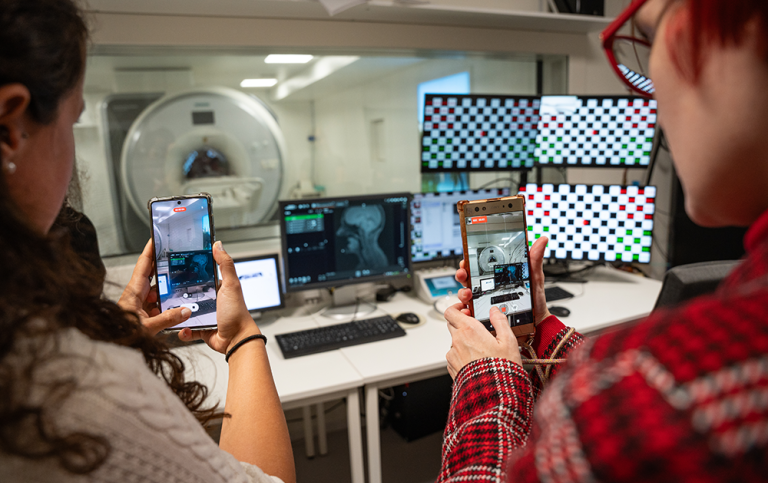 Besök på SUBIC, filmning med mobiltelefoner