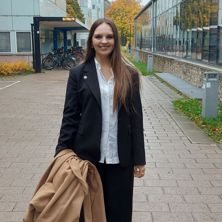 Kamila mellan Studenthuset och Södra huset.