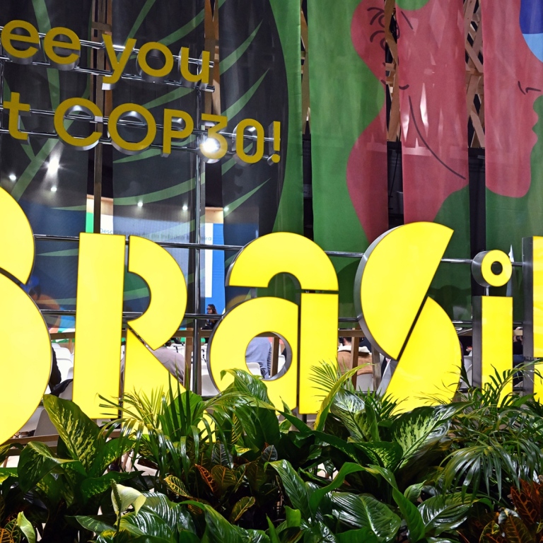 Gula bokstäver BRASIL