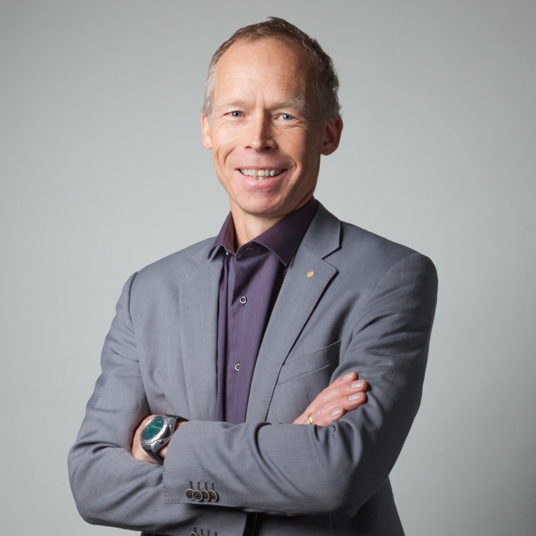 Johan Rockström med armarna i kors